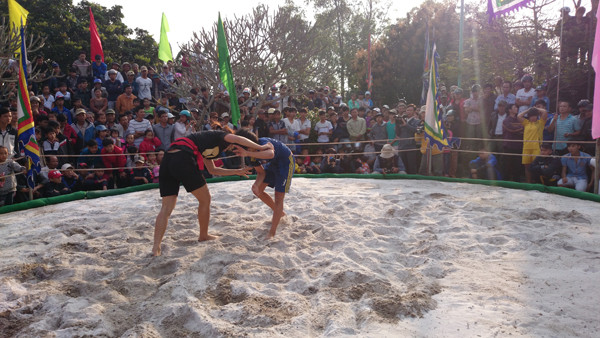 Khai mạc hội vật truyền thống làng Thủ Lễ ảnh 2
