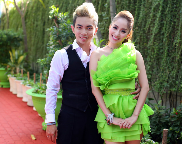 Khánh Thi gợi cảm đi hát 'mở hàng' đầu năm ảnh 5