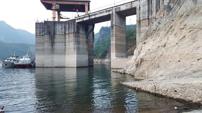 Các hồ thủy điện đang trong tình trạng thiếu nước.