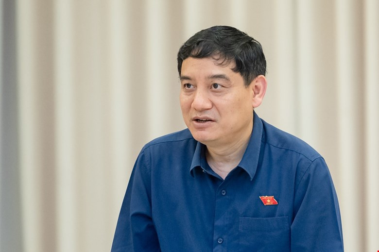 Ông Nguyễn Đắc Vinh - Chủ nhiệm Uỷ ban Văn hoá, Giáo dục. Ông Nguyễn Đắc Vinh - Chủ nhiệm Uỷ ban Văn hoá, Giáo dục.