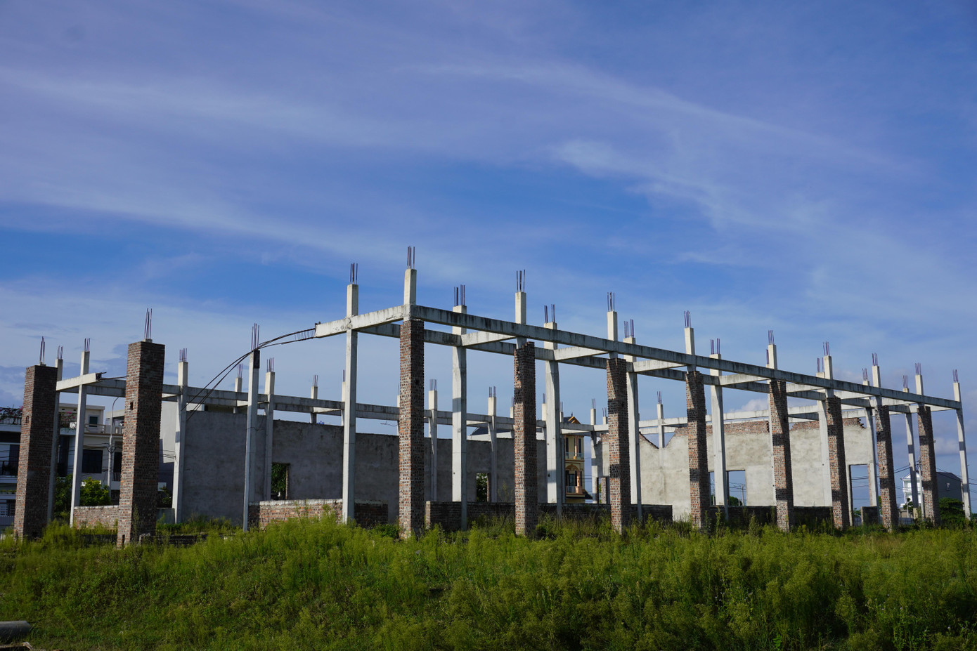 Nhiều hạng mục dang dở