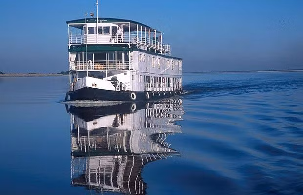 Sông Brahmaputra thuộc bang Assam, Ấn Độ 