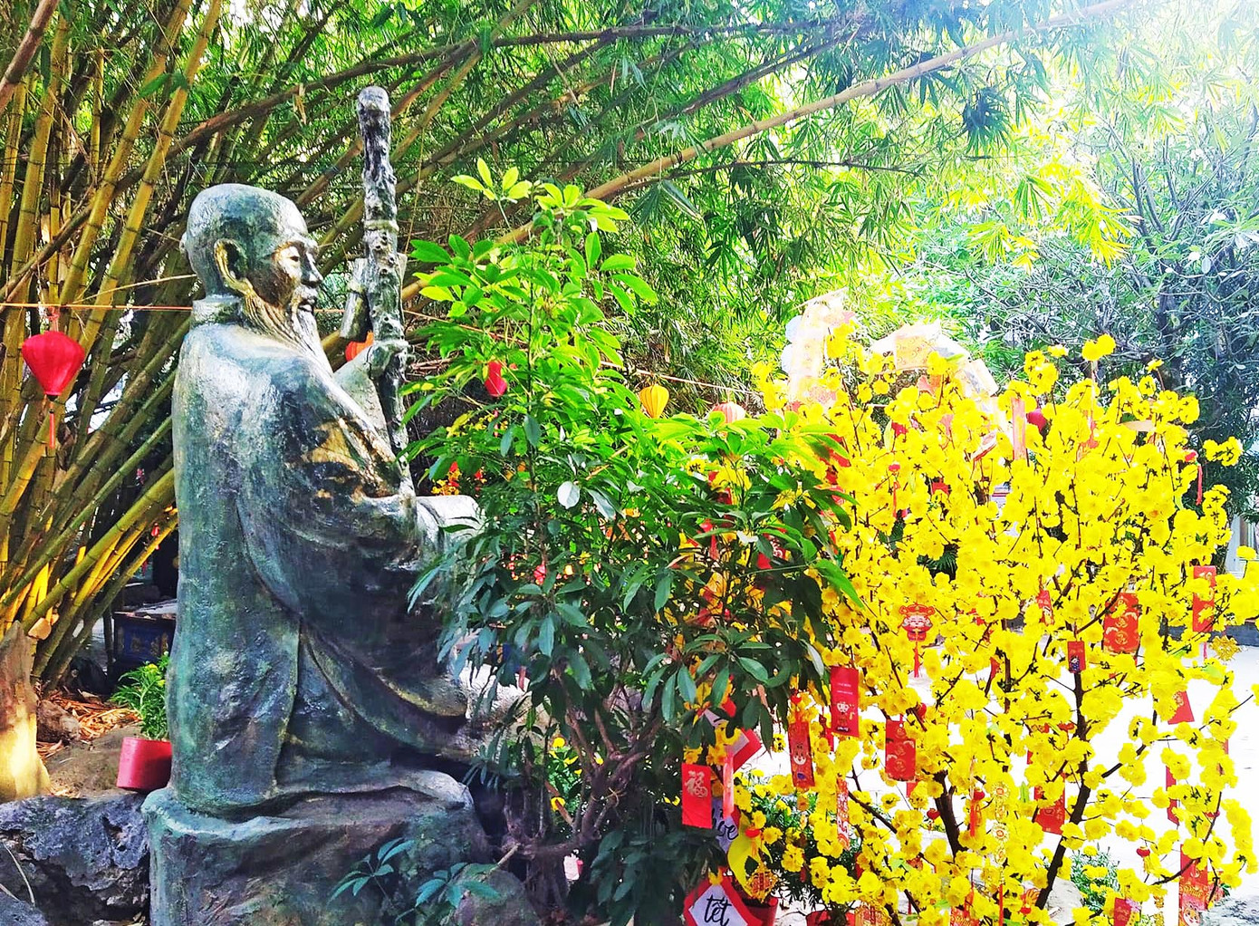 Tượng Hải thượng Lãn Ông Lê Hữu Trác