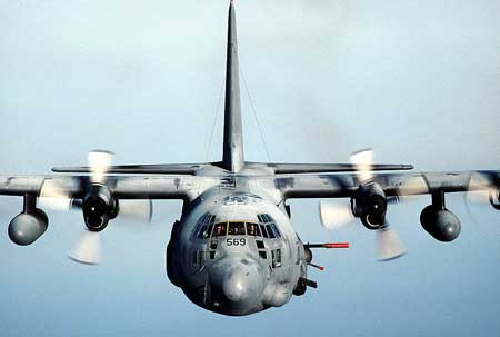 AC-130 trang bị 4 động cơ tuốc bin cánh quạt Allison T56-A-15 cho phép đạt tốc độ bay 480km/h, tầm bay hơn 4.000km, trần bay 9.100m. Biến thể AC-130 sau này còn trang bị thêm pháo 105mm
