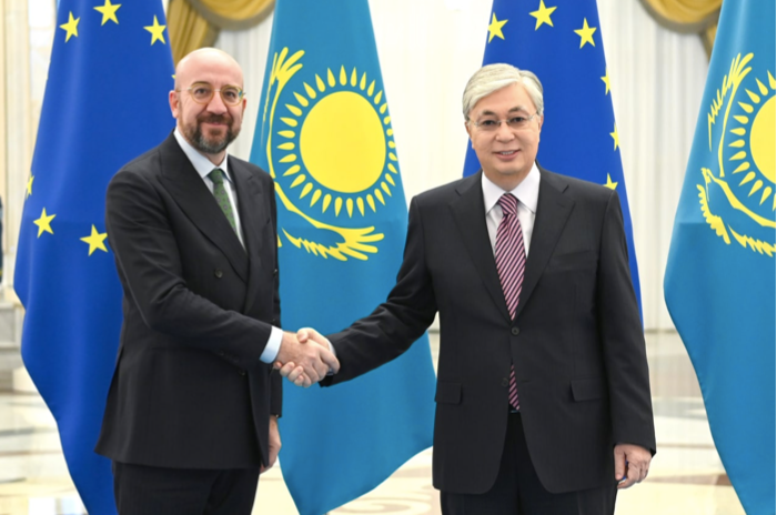 Chủ tịch Hội đồng châu Âu Charles Michel trong cuộc gặp Tổng thống Kazakhstan Kassym-Jomart Tokayev tại Astana ngày 27/10. (Ảnh: Astana Times)