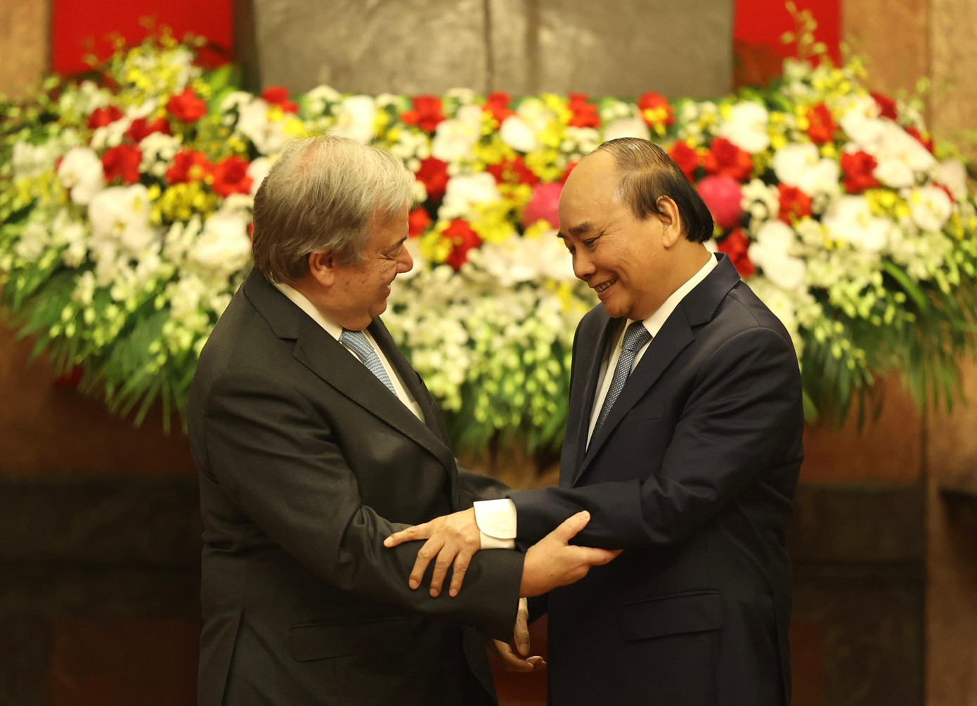 Chủ tịch nước Nguyễn Xuân Phúc và Tổng Thư ký LHQ Antonio Guterres trong cuộc gặp ngày 21/10. (Ảnh: Như Ý) Chủ tịch nước Nguyễn Xuân Phúc và Tổng Thư ký LHQ Antonio Guterres trong cuộc gặp ngày 21/10. (Ảnh: Như Ý)
