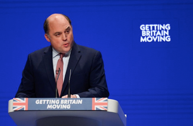 Bộ trưởng Quốc phòng Anh Ben Wallace. (Ảnh: Reuters)