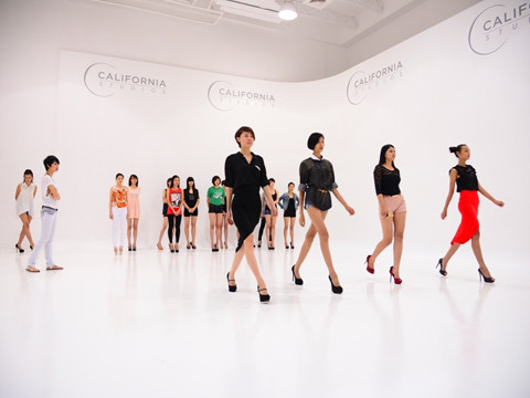 Các cô gái đang nỗ lực tập luyện để có một đêm chung kết thành công