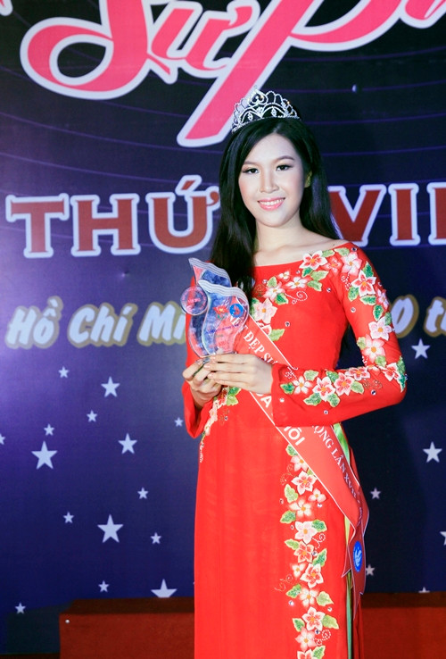 Phương Uyên sở hữu vẻ đẹp dịu dàng của nữ sinh trường Sư phạm