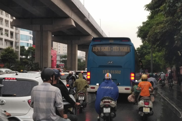 Xe khách có dấu hiệu côn đồ vẫn đại náo thủ đô giờ cao điểm ảnh 4