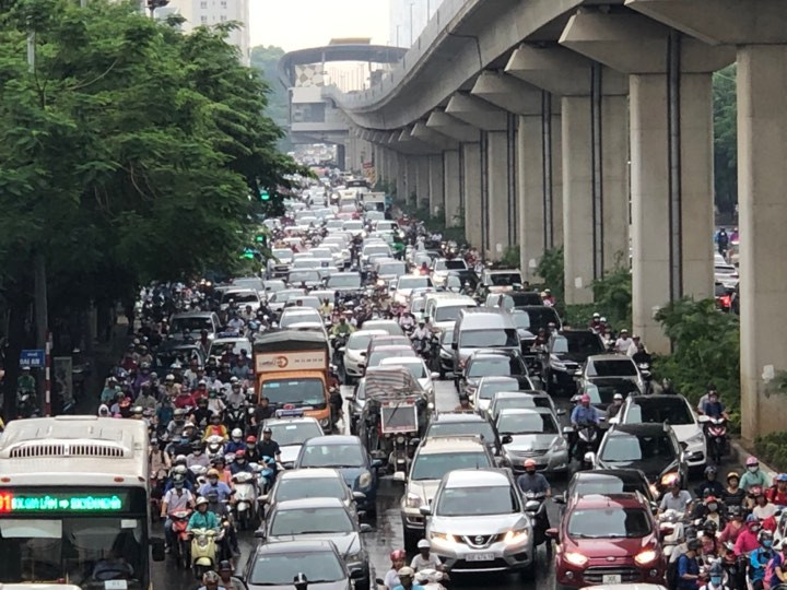 Xe khách có dấu hiệu côn đồ vẫn đại náo thủ đô giờ cao điểm ảnh 1