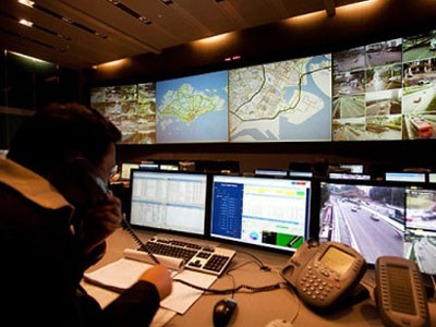Trung tâm Hệ thống giao thông thông minh Singapore (ITSC) chịu trách nhiệm quản lý từ xa hệ thống giao thông của Singapore. Hà Nội hướng đến mô hình kiểu này. Ảnh: duhocvietsing.edu.