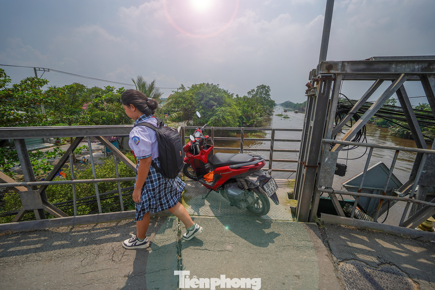 Cầu có 6 điểm tránh xe khá độc đáo. Cầu có 6 điểm tránh xe khá độc đáo.