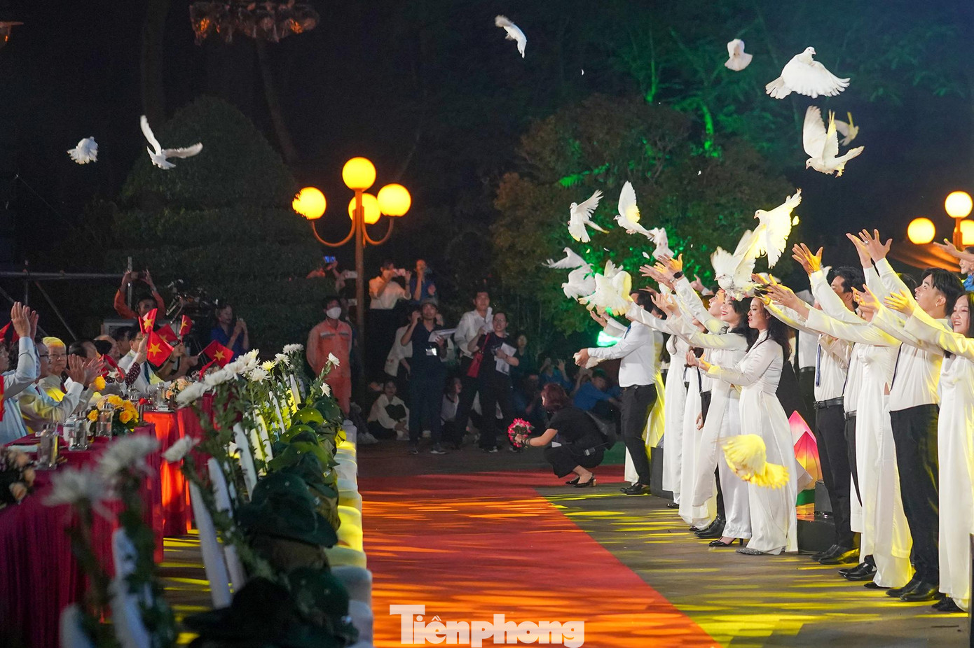 Những cánh chim trên mảnh đất hoà bình - nơi không còn nước mắt rơi chia lìa để người người sống trong yêu thương - là khát vọng chung không chỉ của Việt Nam mà của mọi quốc gia trên thế giới. Những thế hệ sau mãi mãi không quên sự hi sinh của những người đã ngã xuống vì hòa bình trên khắp Việt Nam.