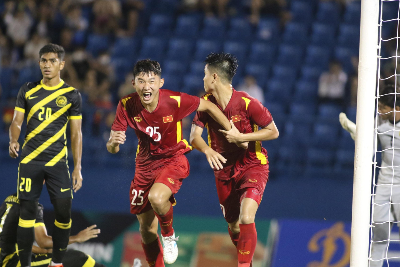 U19 Việt Nam lội ngược dòng giành chiến thắng trước U19 Malaysia