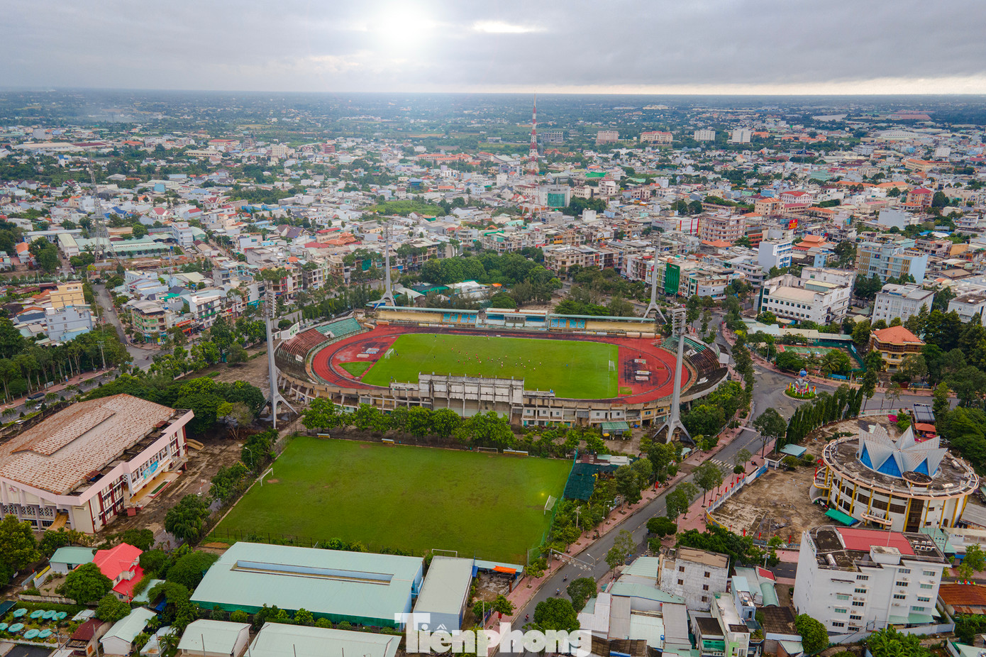 Suốt thời gian tồn tại, sân vận động Long An đóng vai trò như một biểu tượng của Long An nói riêng và cả nước nói chung về độ hoành tráng.