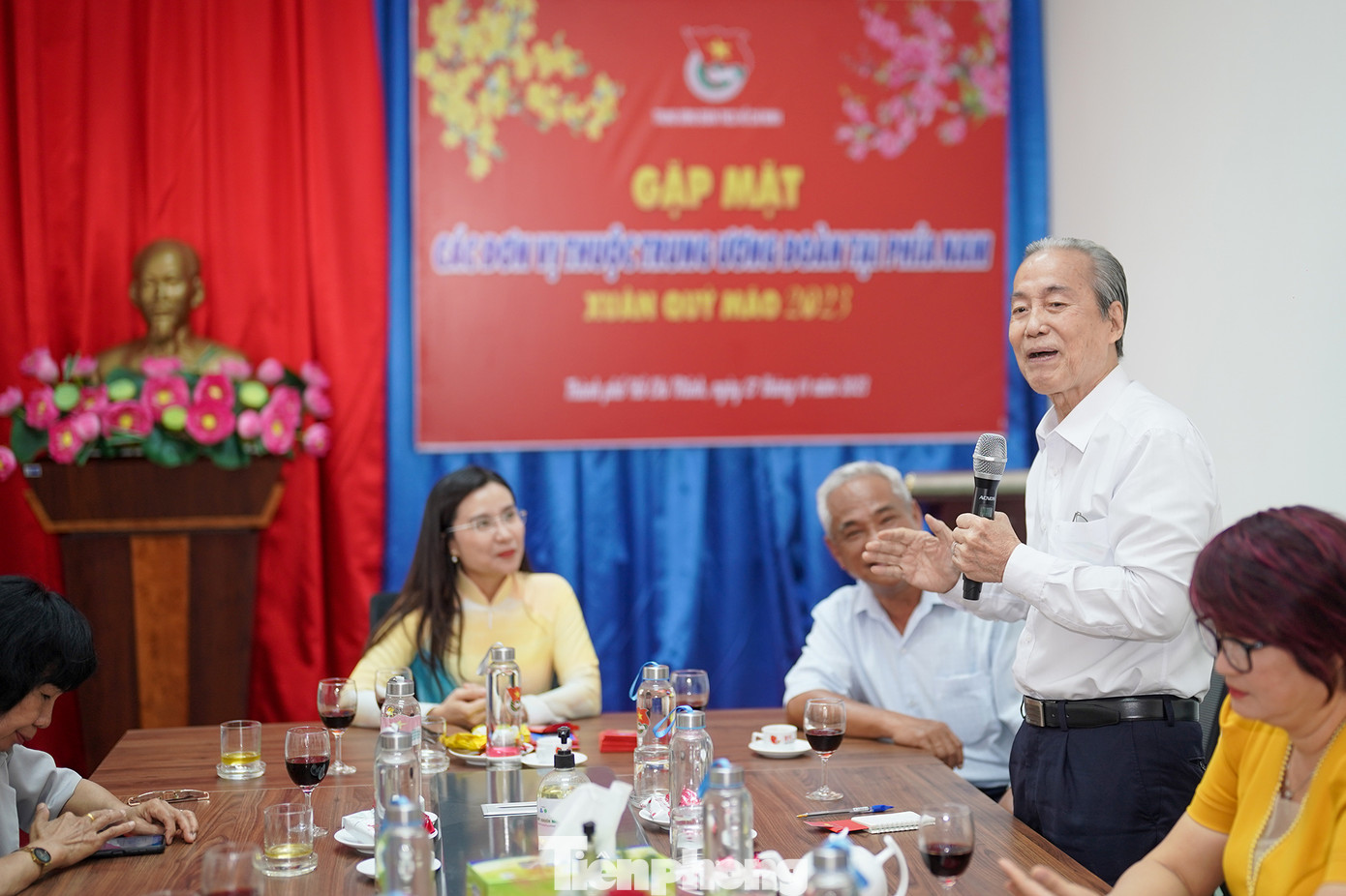 Các cựu cán bộ Đoàn đã có dịp ôn lại truyền thống, tiếp lửa cho thế hệ trẻ