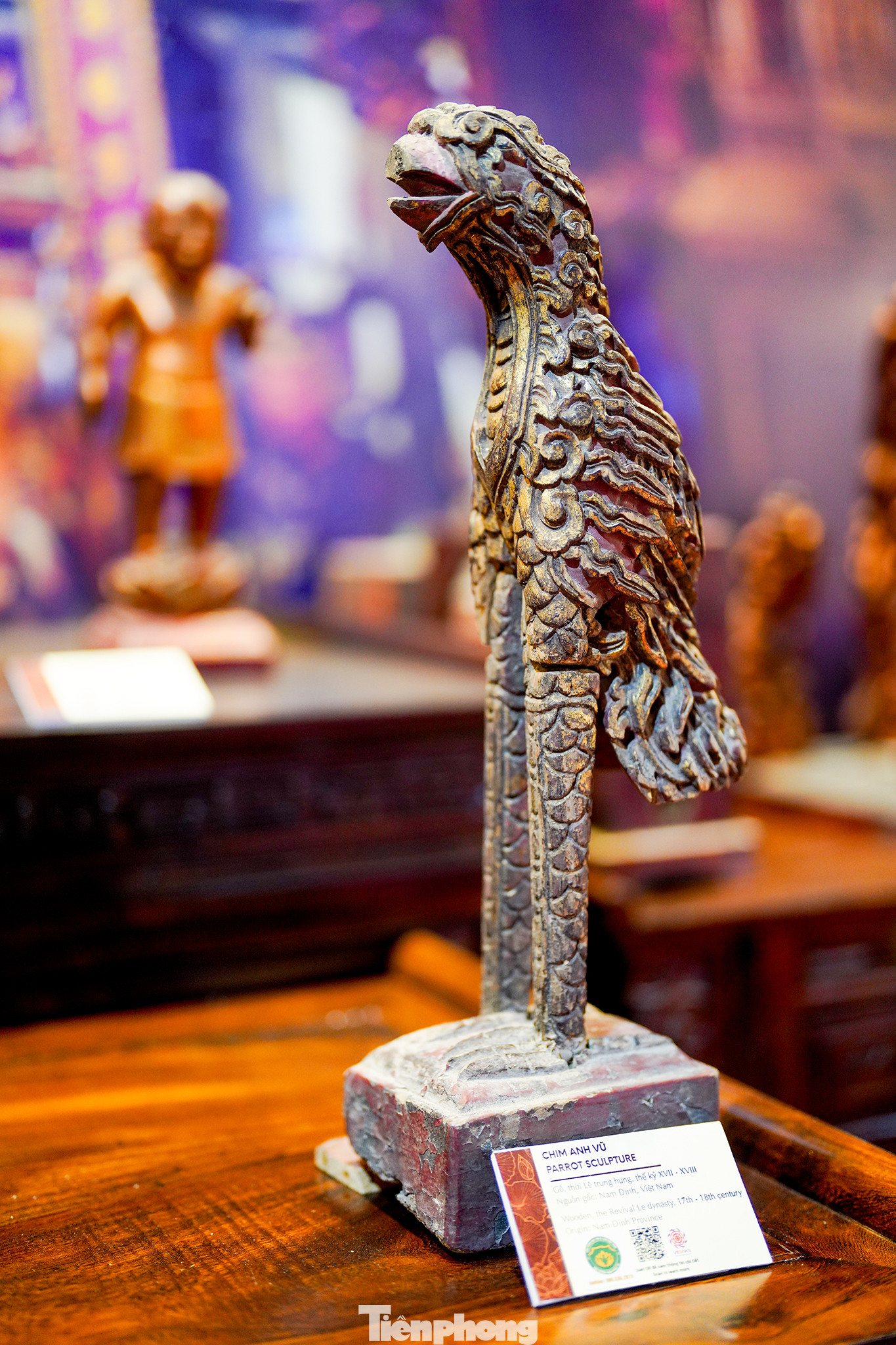 Tục thờ Anh Vũ (chim vẹt) là tín ngưỡng độc đáo của người Việt, gắn với các truyền thuyết liên quan đến nhà Hậu Lê và các chúa Trịnh, được ghi lại trong sử sách.