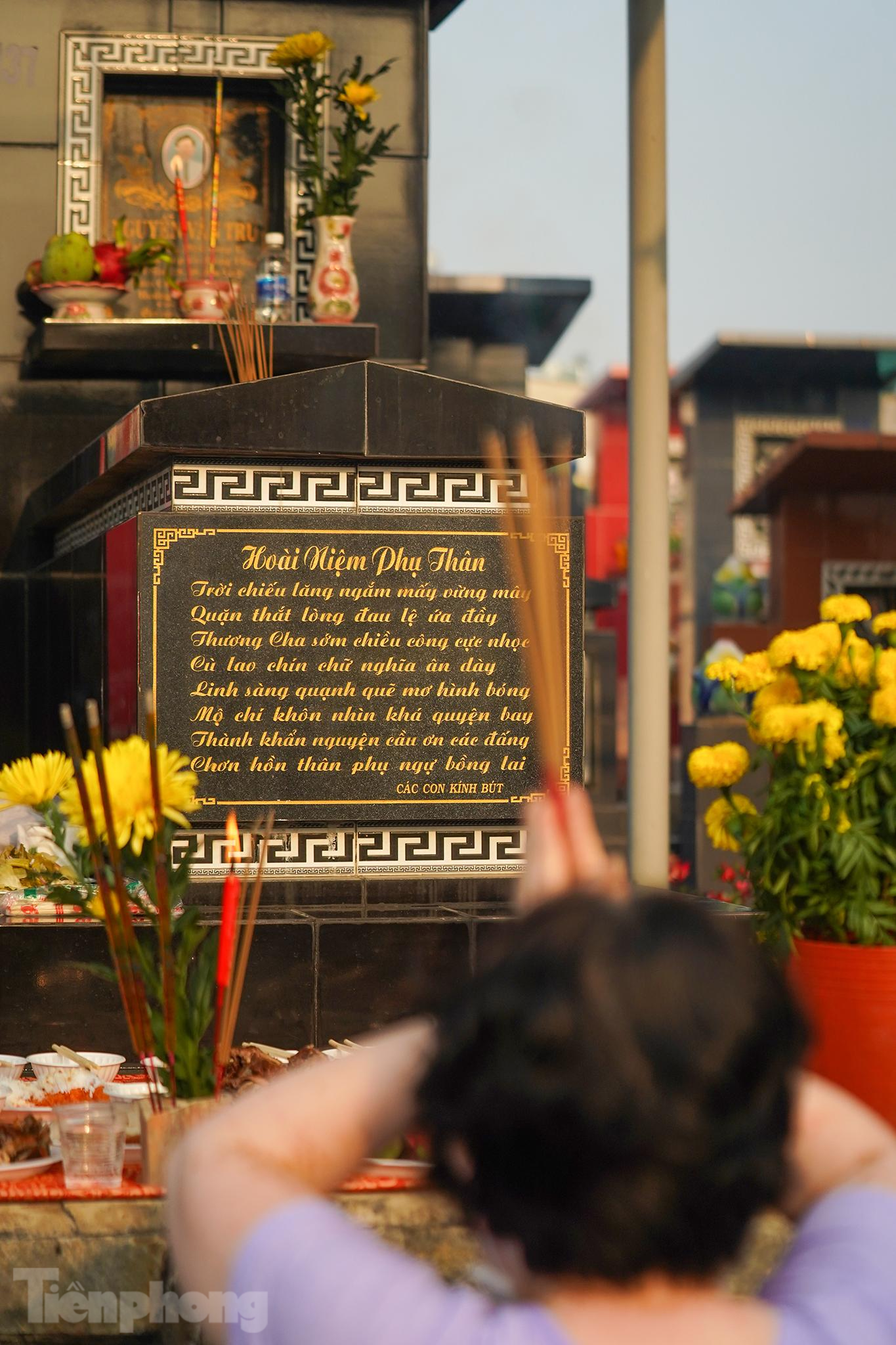 Thông thường, nhiều gia đình sẽ đi tảo mộ từ ngày 20 tới 30 tháng Chạp, cố gắng hoàn tất trước giờ giao thừa. Thông thường, nhiều gia đình sẽ đi tảo mộ từ ngày 20 tới 30 tháng Chạp, cố gắng hoàn tất trước giờ giao thừa.