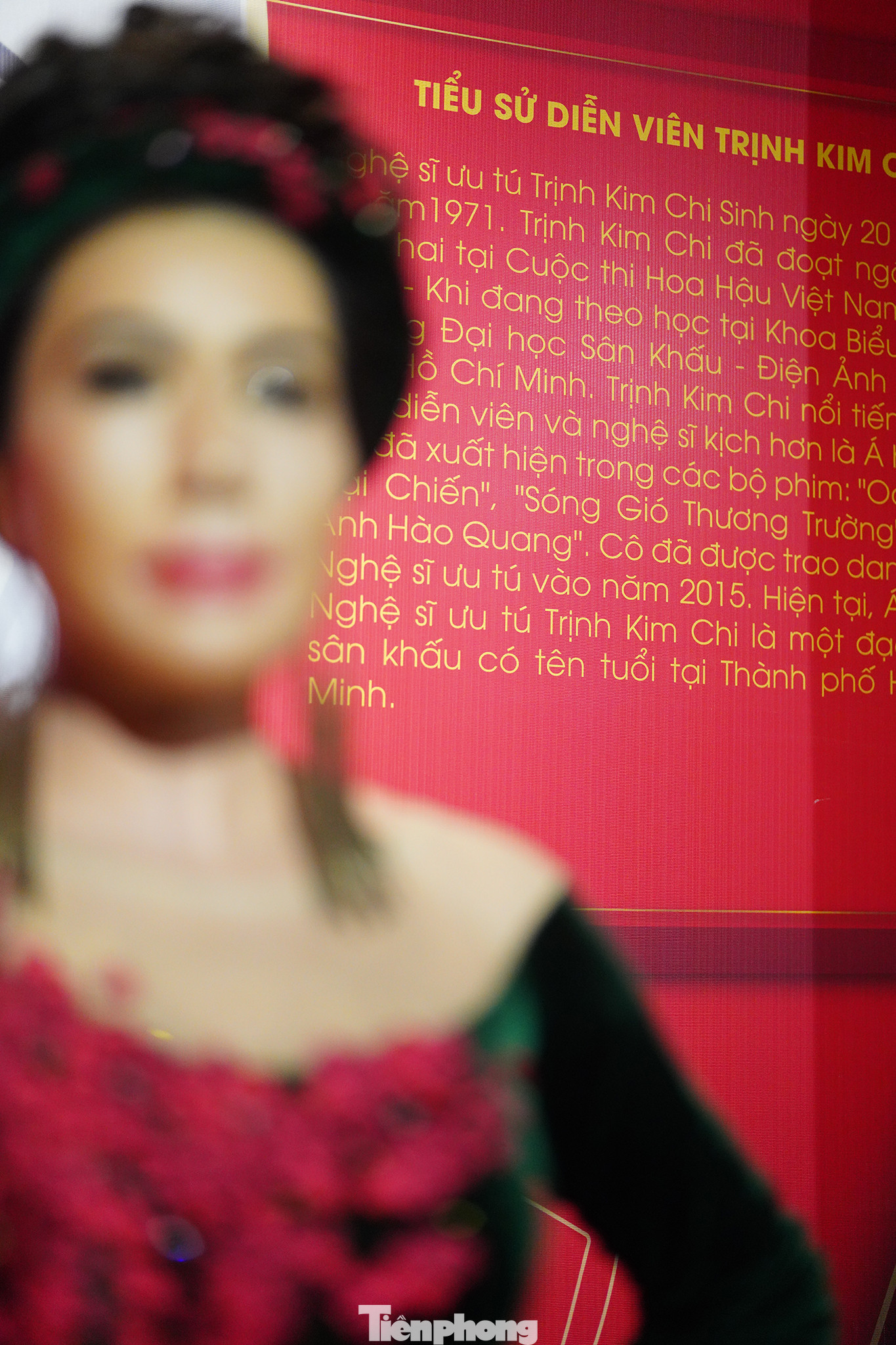 Trịnh Kim Chi là Á hậu 2 cuộc thi Hoa hậu Việt Nam tổ chức vào năm 1994. Cô là người đẹp đầu tiên của cuộc thi này được phong tặng danh hiệu NSND vào năm 2023. Trong ảnh là tượng của Á hậu Trịnh Kim Chi.