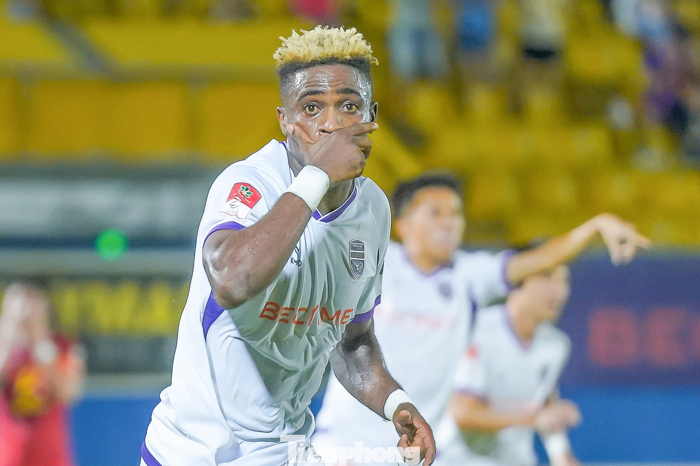 Tân binh Atshimene Charles ghi bàn thắng duy nhất phút 72.