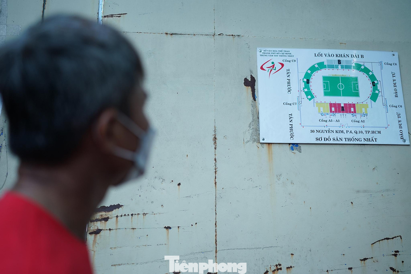 &quot;Giờ tôi chỉ mong vào sân để cổ vũ đội tuyển vì lâu rồi không được xem đội tuyển Việt Nam thi đấu, đặc biệt là được xem trực tiếp ở TPHCM như thế này, ông Hàn nói.