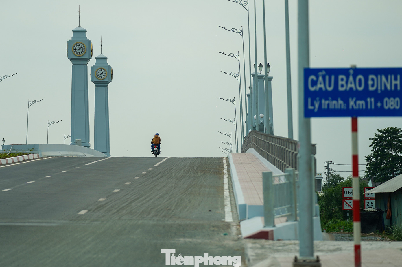 Cầu Bảo Định đã có một diện mạo mới.