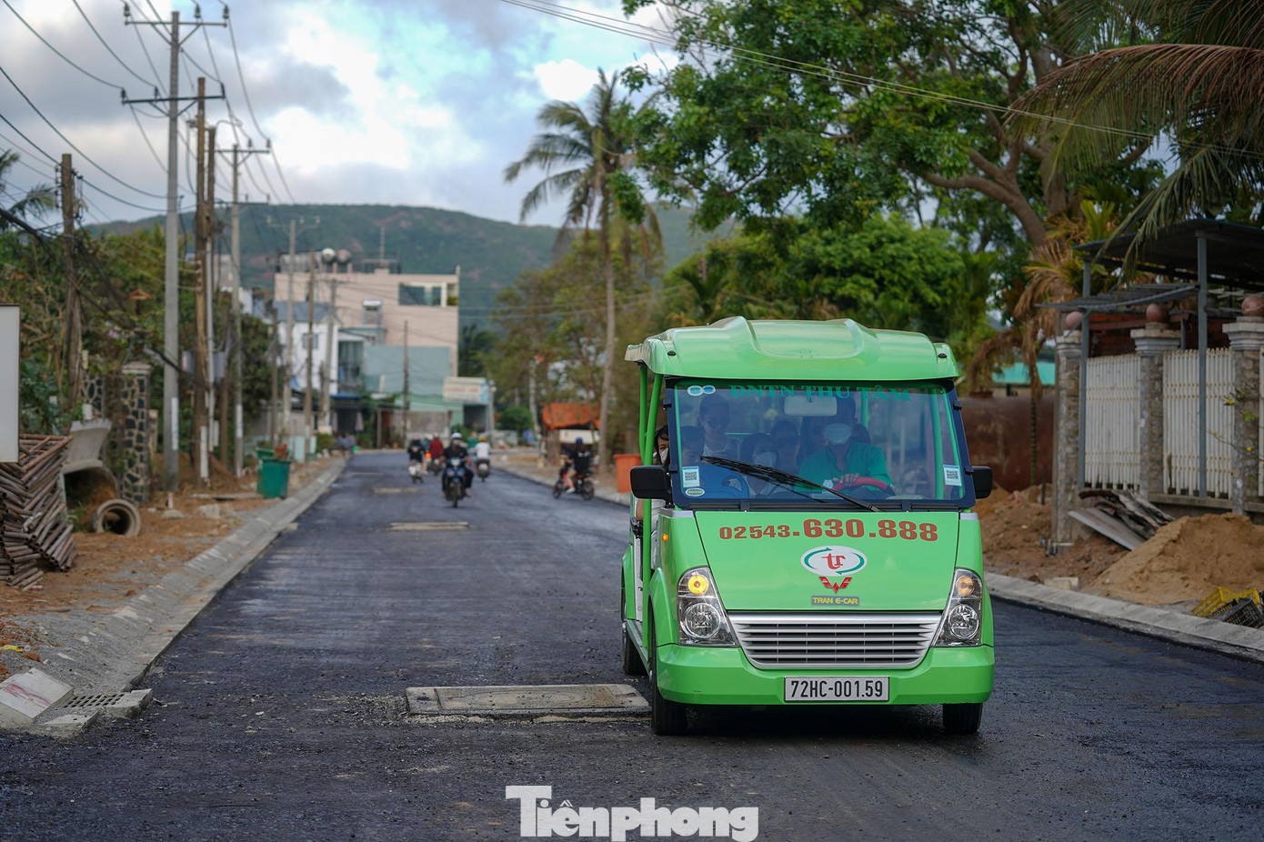 Đường chạy hướng trung tâm lên vườn quốc gia Côn Đảo vừa được đầu tư, sửa chữa, phục vụ giải Tiền Phong Marathon 2022. Đường chạy hướng trung tâm lên vườn quốc gia Côn Đảo vừa được đầu tư, sửa chữa, phục vụ giải Tiền Phong Marathon 2022.