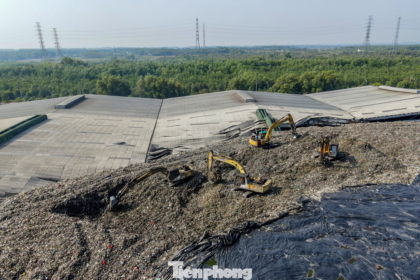 Núi rác thuộc phạm vi công ty Vietstar. Núi rác thuộc phạm vi công ty Vietstar.