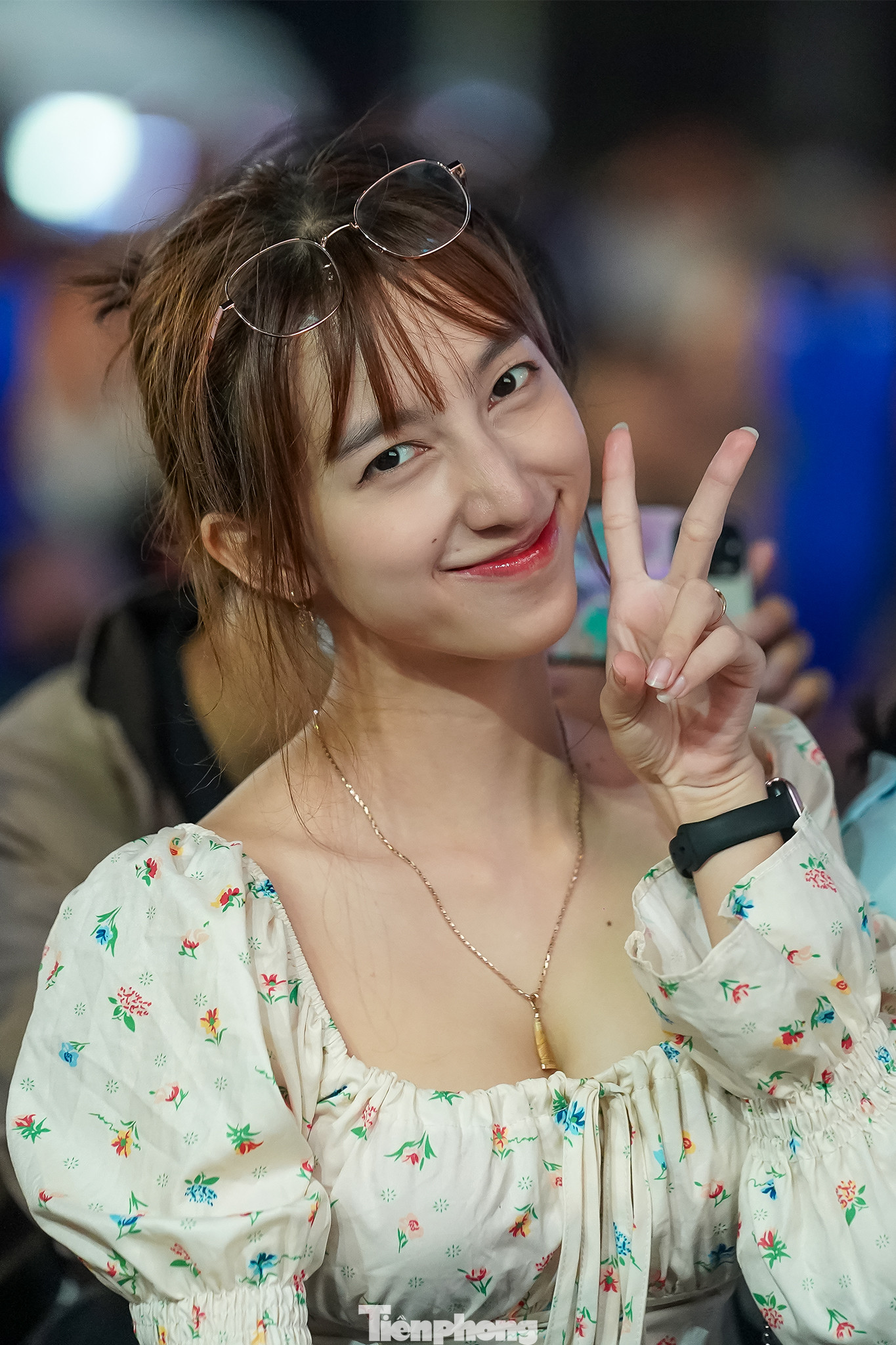 Nữ cổ động viên này là tâm điểm chú ý khi đi cổ vũ với vẻ mặt cực đáng yêu...