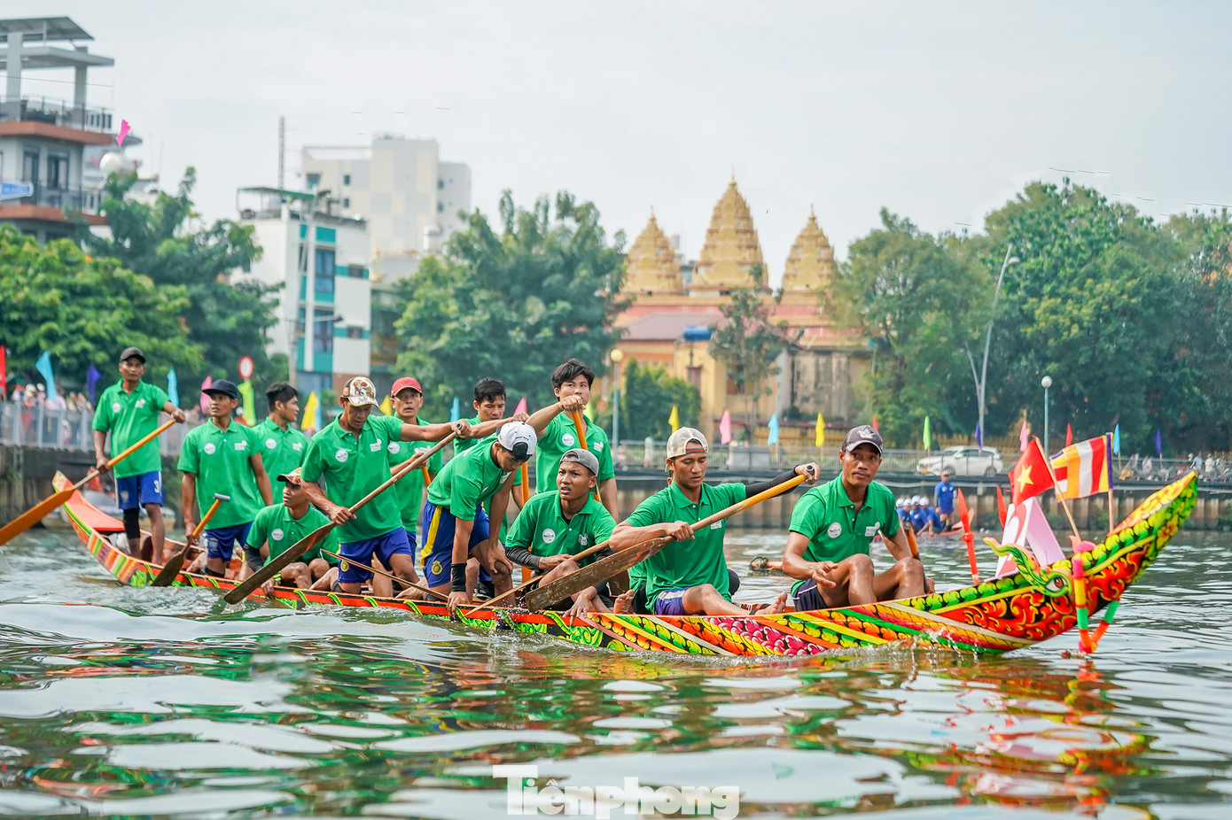 Một vài vận động viên bị chấn thương nhẹ sau màn thi đấu quyết liệt.