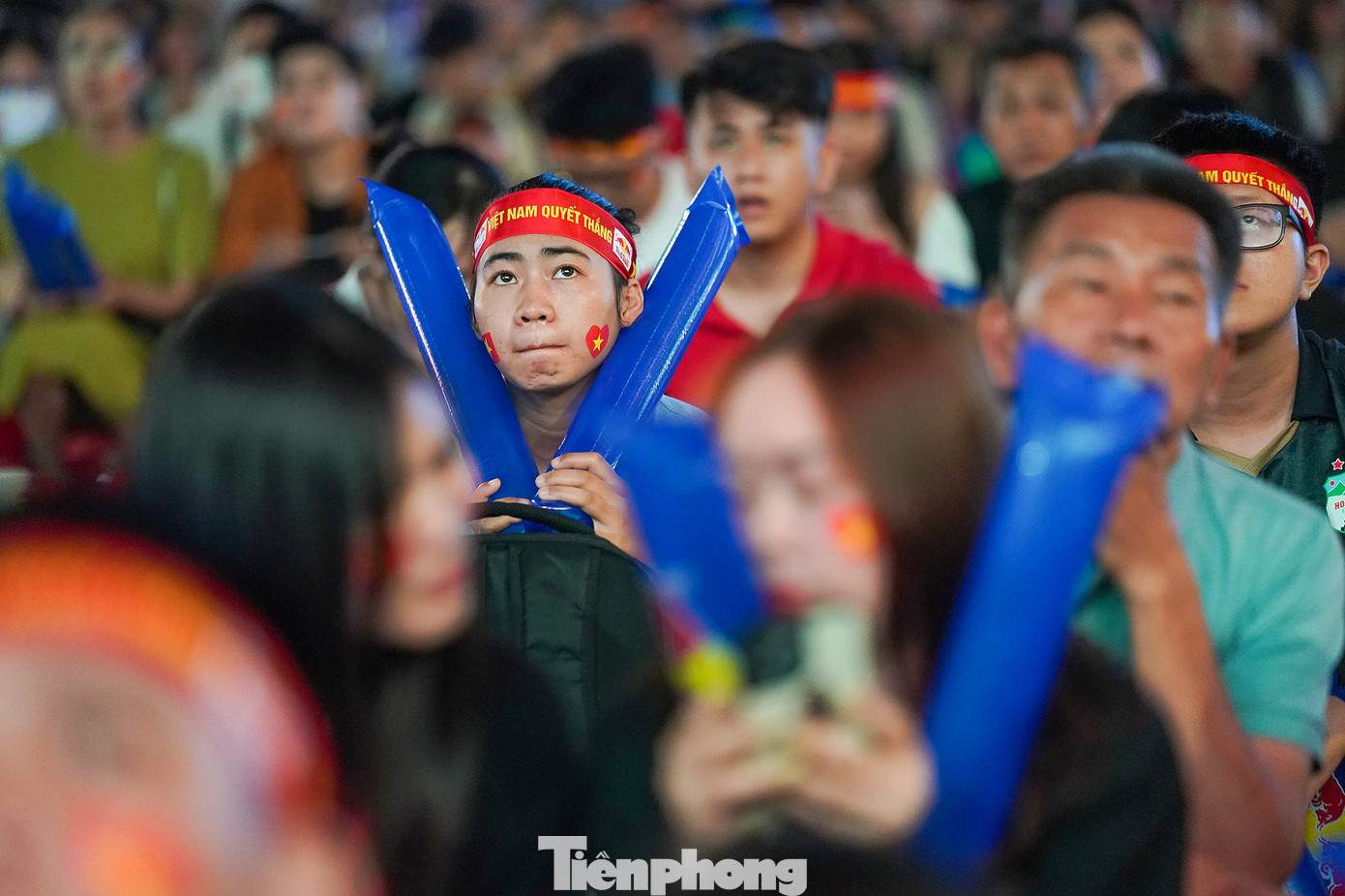 Nét trầm ngâm mỗi khi cầu thủ Myanmar dâng lên tấn công.