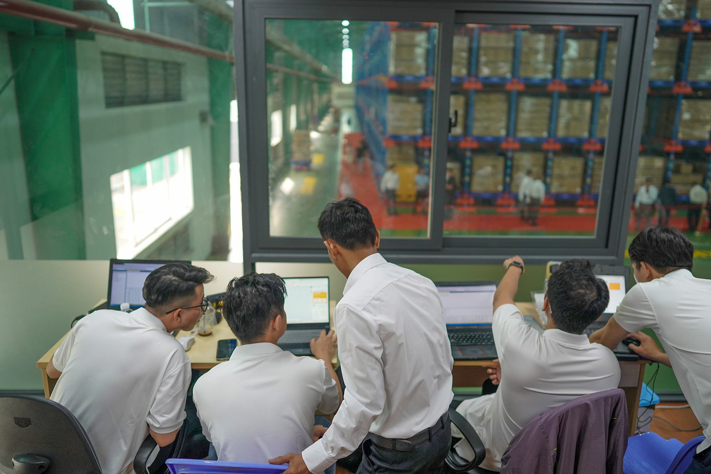 "Linde AI Robotics chi phí vận hành sửa chữa bảo trì bảo dưỡng thấp, bền bỉ với thời gian, đặc biệt giảm lượng lớn nhân công", ông Hồ Uyên Nhân khẳng định.