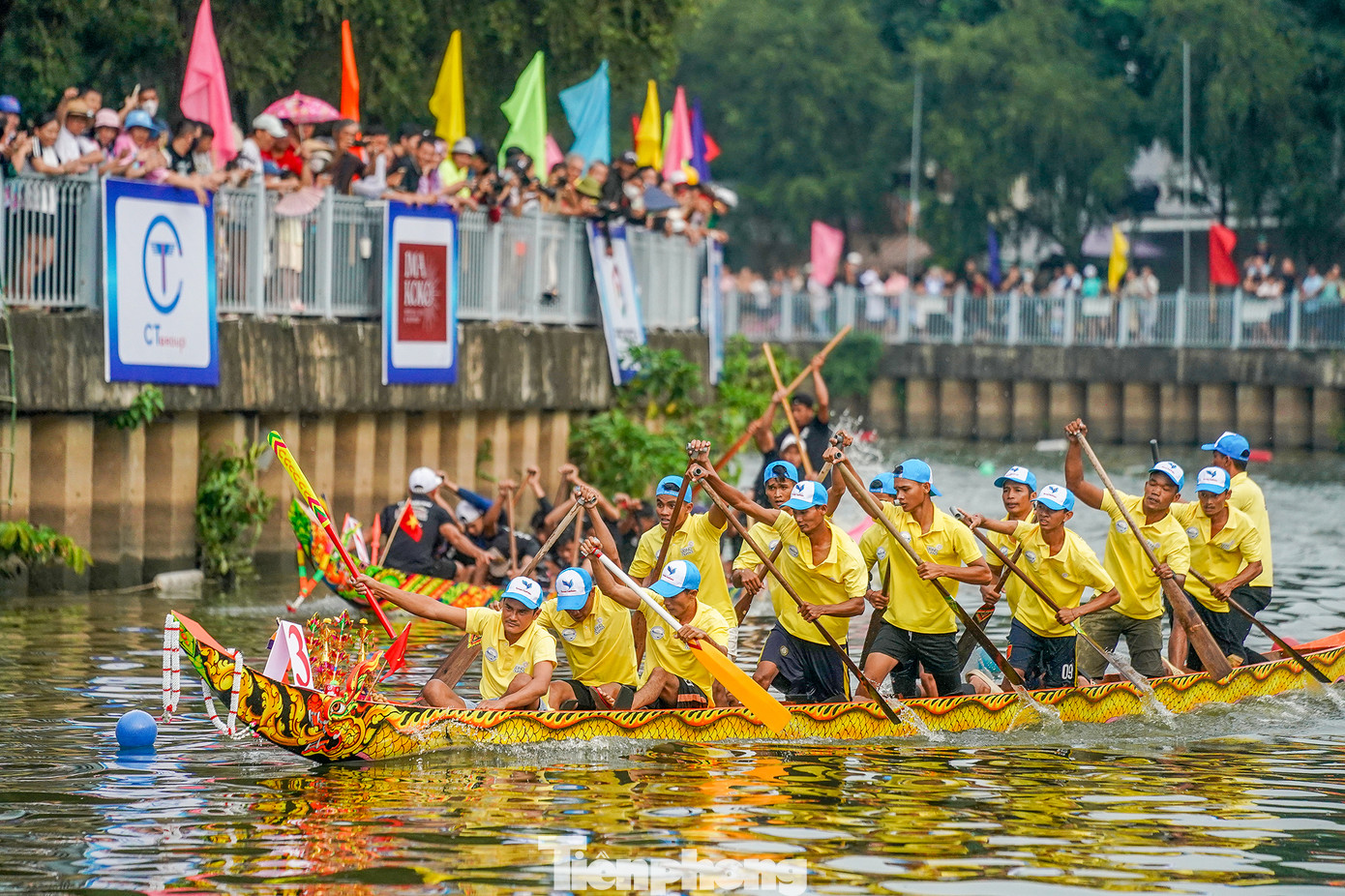 Ứng cử viên vô địch Siriavansa Thứ Ba (An Biên, Kiên Giang) bỏ xa đội chùa Candaransi (Quận 3, điểm về đích).