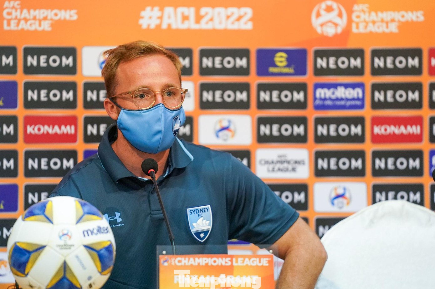 Tiền đạo, Rhyan Grant.