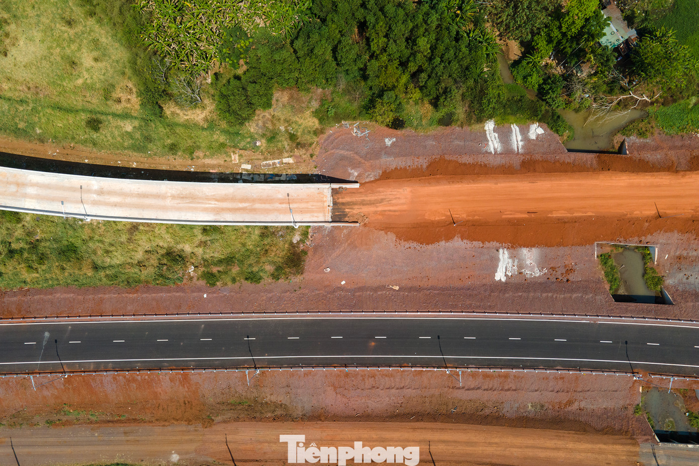 Toàn tuyến cao tốc Dầu Giây - Phan Thiết được chia thành 4 gói thầu xây lắp.