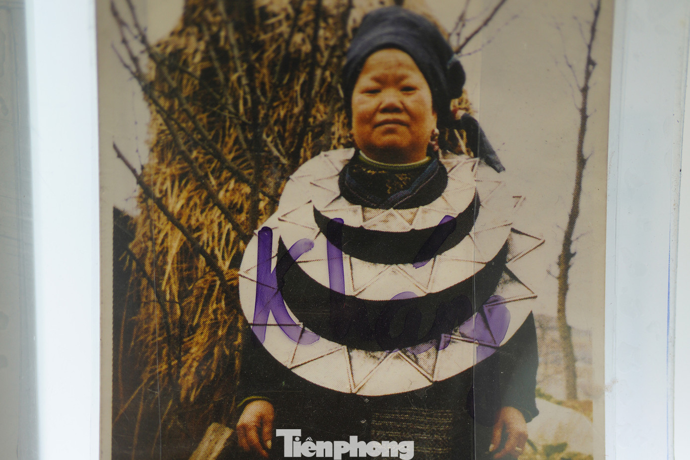 Bộ vòng cổ độc đáo của người Kháng.