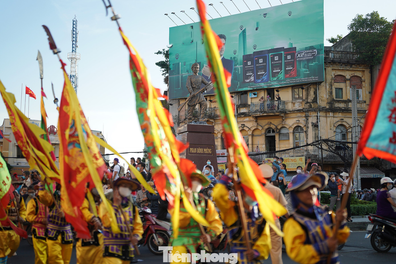 Các hoạt chính của Lễ hội Nguyên tiêu năm 2023 gồm diễu hành cung nghinh Quan Thánh xuất môn tuần du qua các cung đường tại Quận 5 (diễn ra ngày 2/2), Đêm thơ Việt Nam (tối 4/2 tại công viên Văn Lang, Quận 5), diễu hành nghệ thuật đường phố với các đoàn nghệ thuật quần chúng, lân sư rồng tại một số tuyến đường trung tâm Quận 5 (ngày 5/2), Đêm hội Nguyên tiêu ( tối 5/2 tại khu vực Trung tâm Văn hóa Quận 5), Tuần lễ ẩm thực Dimsum (từ ngày 1 đến 7/2 tại Trung tâm Văn hóa Quận 5), hoạt động biểu diễn văn nghệ kịch, lân sư rồng tại chợ Bình Tây (Quận 6) và Trung tâm Văn hóa quận 11 (từ ngày 2 đến 5/2)...