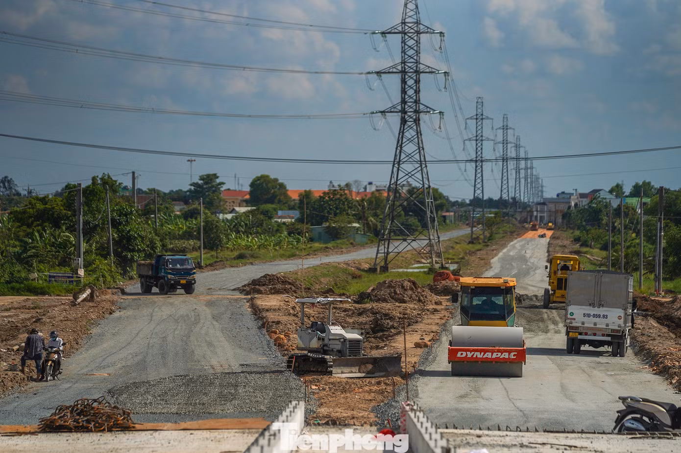 Đến nay, có gần 12km trong tổng số 23km của Đường Vành đai TP. Tân An đã hoàn thành và đưa vào sử dụng.