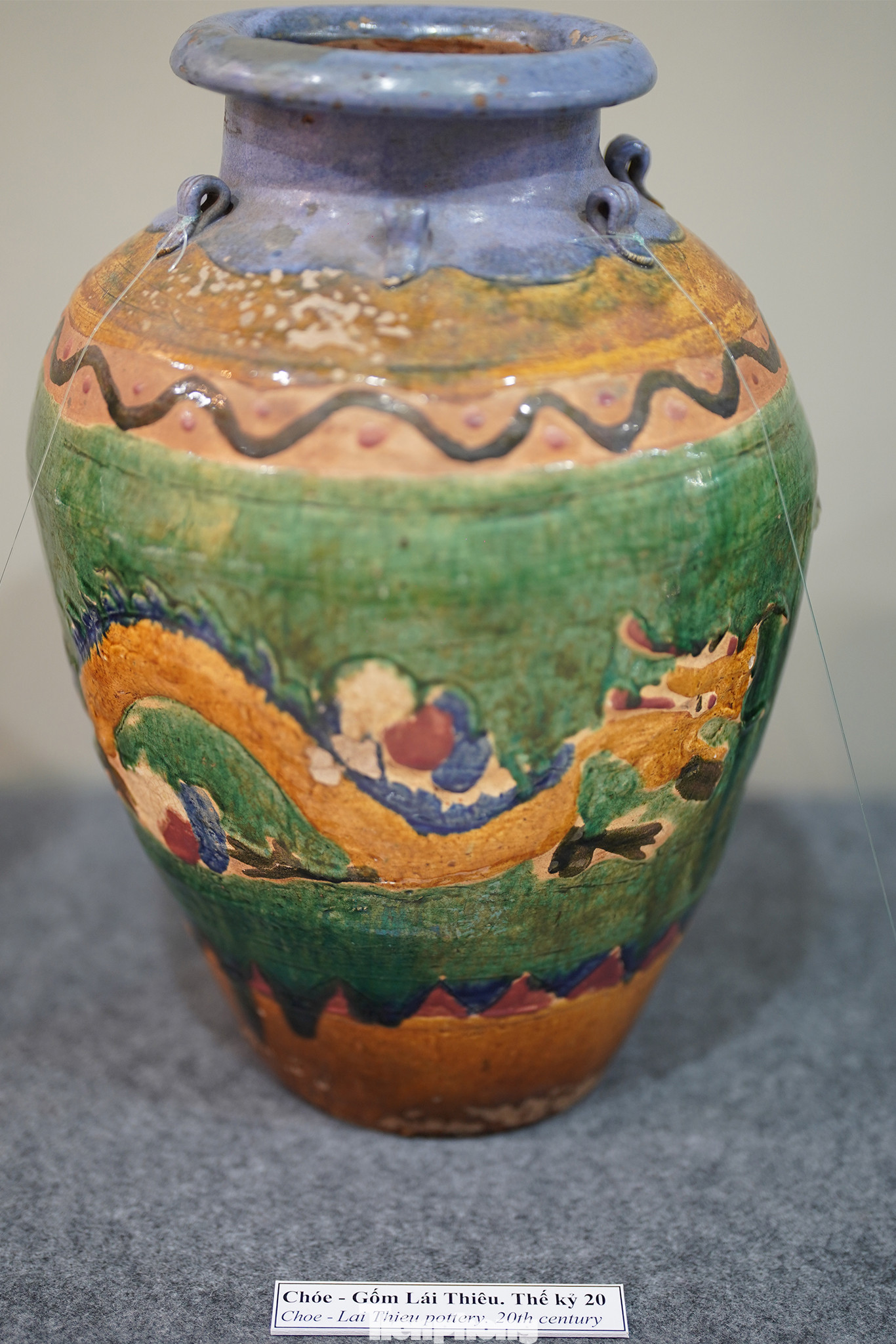 Chiếc choé của gốm Lái Thiêu hơn trăm năm trước.