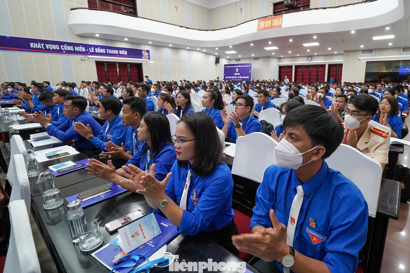 Công tác xây dựng Đoàn, Đoàn tham gia xây dựng Đảng được quan tâm triển khai thực hiện và đạt được nhiều kết quả đáng khích lệ, chất lượng của tổ chức Đoàn và cán bộ Đoàn, đoàn viên, thanh niên đủ đức đủ tài, góp phần tích cực trong công tác xây dựng Đảng, bổ sung nguồn lực cho Đảng, nhiều thế hệ cán bộ Đoàn trưởng thành được phân công giữ các chức vụ quan trọng trong công tác Đảng và hệ thống chính trị. Các cơ sở đoàn đã có sự nỗ lực rất lớn trong việc đổi mới phương pháp chỉ đạo, đổi mới nội dung và sáng tạo trong việc duy trì sinh hoạt đoàn; chủ động hướng dẫn quy trình, các nội dung thực hiện chương trình rèn luyện đoàn viên cũng như công tác giới thiệu đoàn viên ưu tú cho Đảng xem xét kết nạp. Công tác xây dựng Đoàn, Đoàn tham gia xây dựng Đảng được quan tâm triển khai thực hiện và đạt được nhiều kết quả đáng khích lệ, chất lượng của tổ chức Đoàn và cán bộ Đoàn, đoàn viên, thanh niên đủ đức đủ tài, góp phần tích cực trong công tác xây dựng Đảng, bổ sung nguồn lực cho Đảng, nhiều thế hệ cán bộ Đoàn trưởng thành được phân công giữ các chức vụ quan trọng trong công tác Đảng và hệ thống chính trị. Các cơ sở đoàn đã có sự nỗ lực rất lớn trong việc đổi mới phương pháp chỉ đạo, đổi mới nội dung và sáng tạo trong việc duy trì sinh hoạt đoàn; chủ động hướng dẫn quy trình, các nội dung thực hiện chương trình rèn luyện đoàn viên cũng như công tác giới thiệu đoàn viên ưu tú cho Đảng xem xét kết nạp.