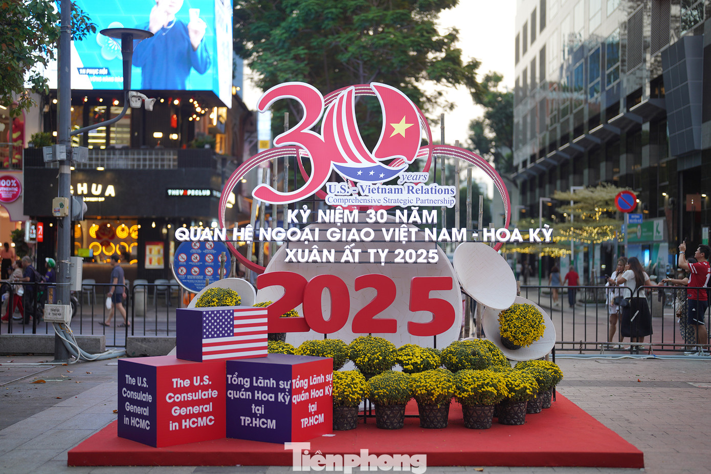 Các gian trưng bày của các lãnh sự quán hứa hẹn là nơi check-in thú vị cho khách.