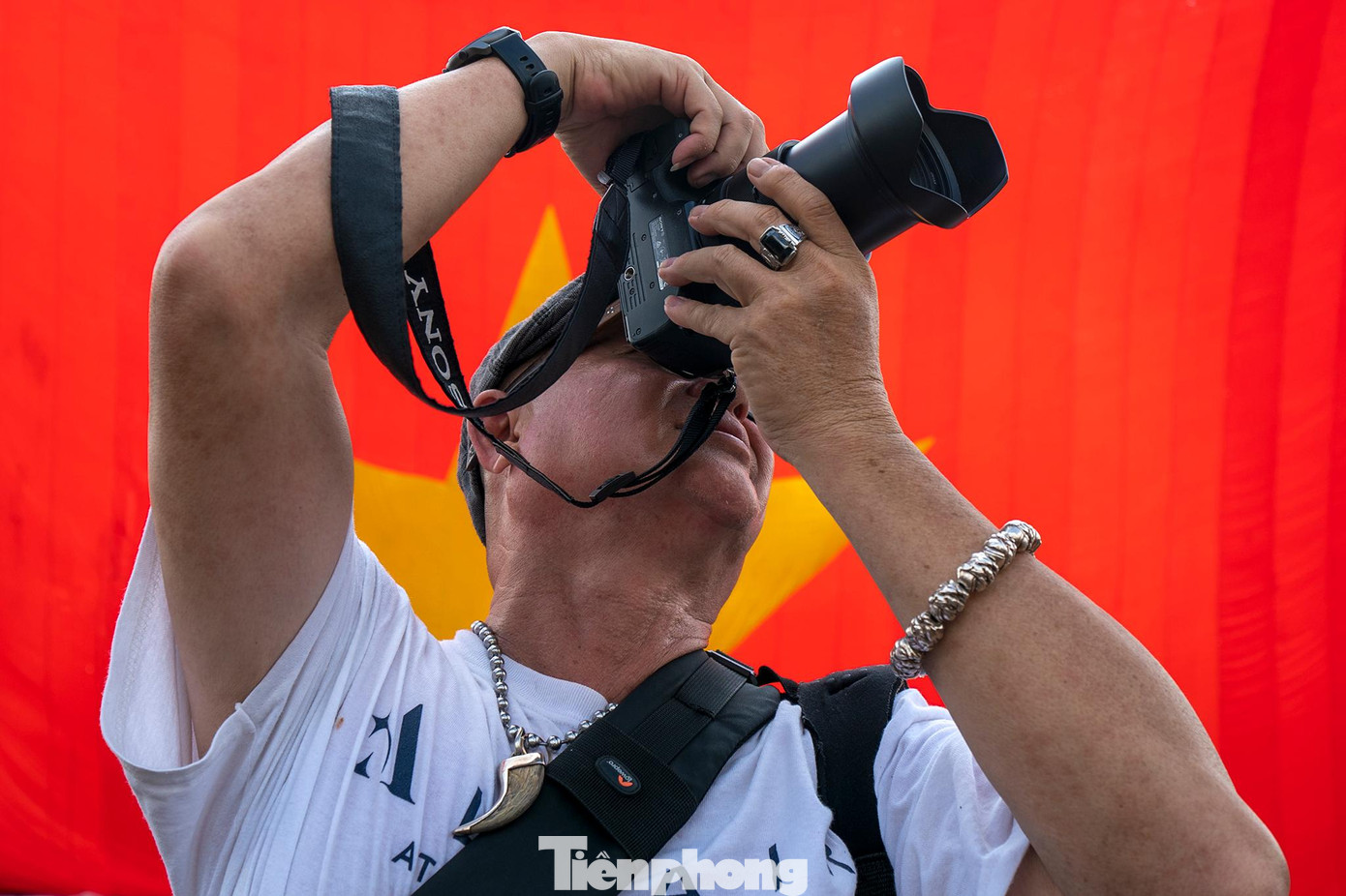 Hoạt động thu hút nhiều người đam mê nhiếp ảnh đến sáng tác.