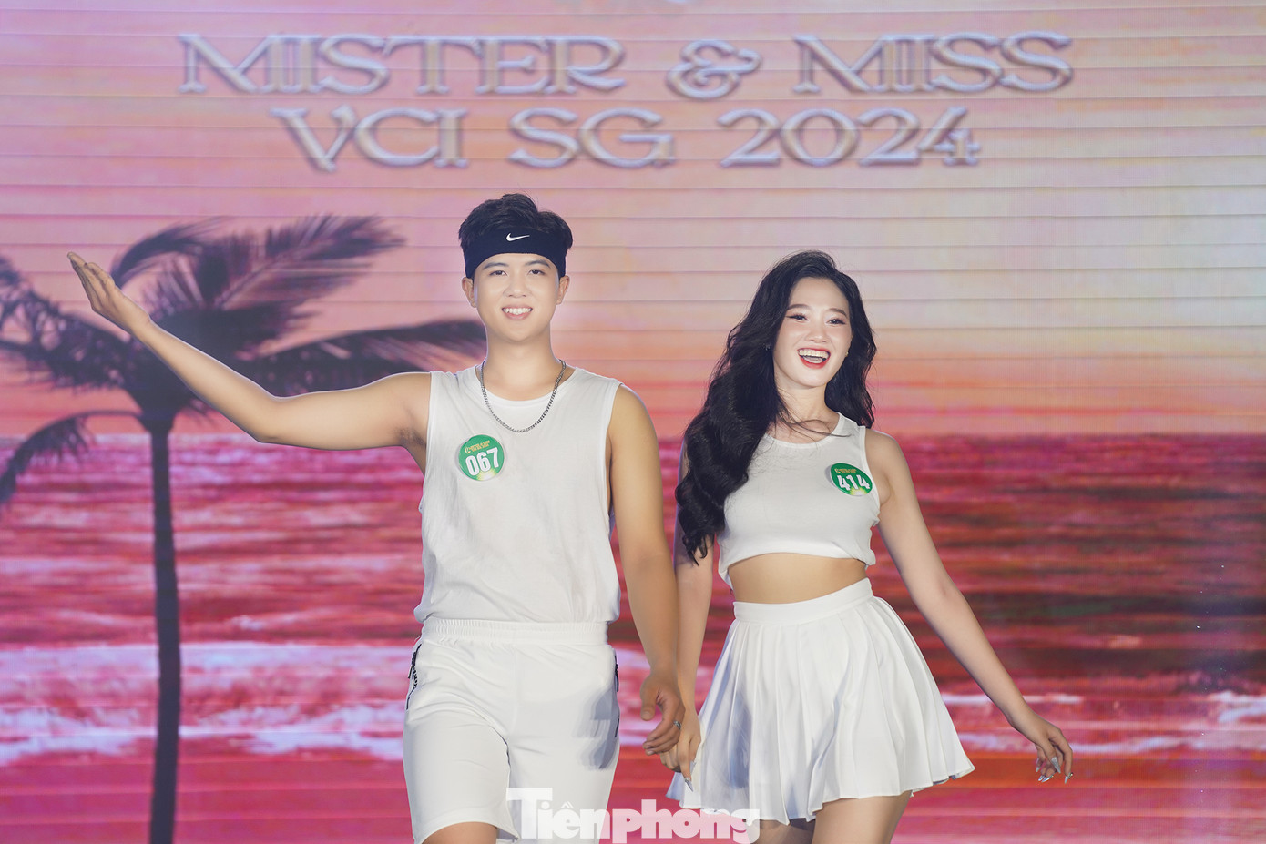 Thạch Thị Bích Phượng và thí sinh Võ Minh Tiến đạt danh hiệu cặp đôi biểu diễn ấn tượng.