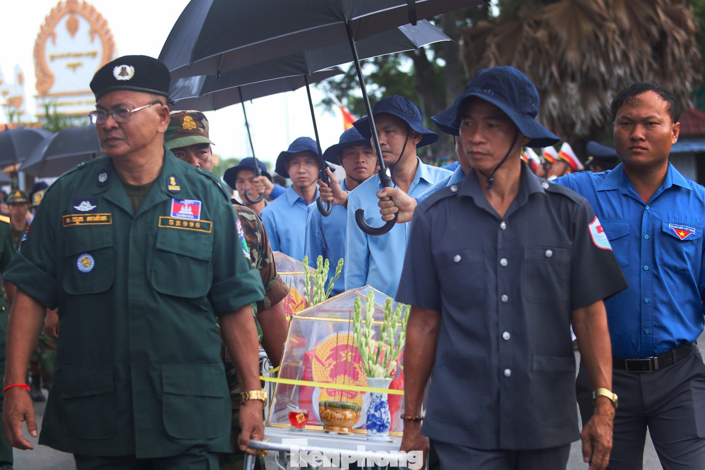 Lãnh đạo Bộ Nội vụ, Bộ Tư lệnh Quân khu 7, Tỉnh ủy, HĐND, UBND, Ủy ban MTTQVN tỉnh Long An; lãnh đạo Quân khu Đặc biệt, tỉnh SvayRieng, BatTamPang, Pailin, Vương quốc Campuchia; cùng đông đảo các sở, ban ngành, lực lượng vũ trang và người dân địa phương đến dự buổi lễ.