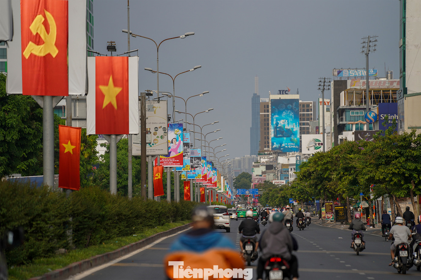 Một đoạn đường Cộng Hoà (quận Tân Bình).