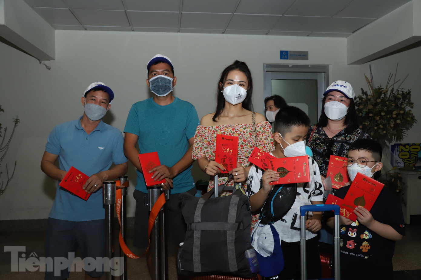 Nhóm khách của đơn vị Vietravel khởi hành du xuân đi Phú Quốc sáng mùng 1 Tết Nhâm Dần. Nhóm khách của đơn vị Vietravel khởi hành du xuân đi Phú Quốc sáng mùng 1 Tết Nhâm Dần.