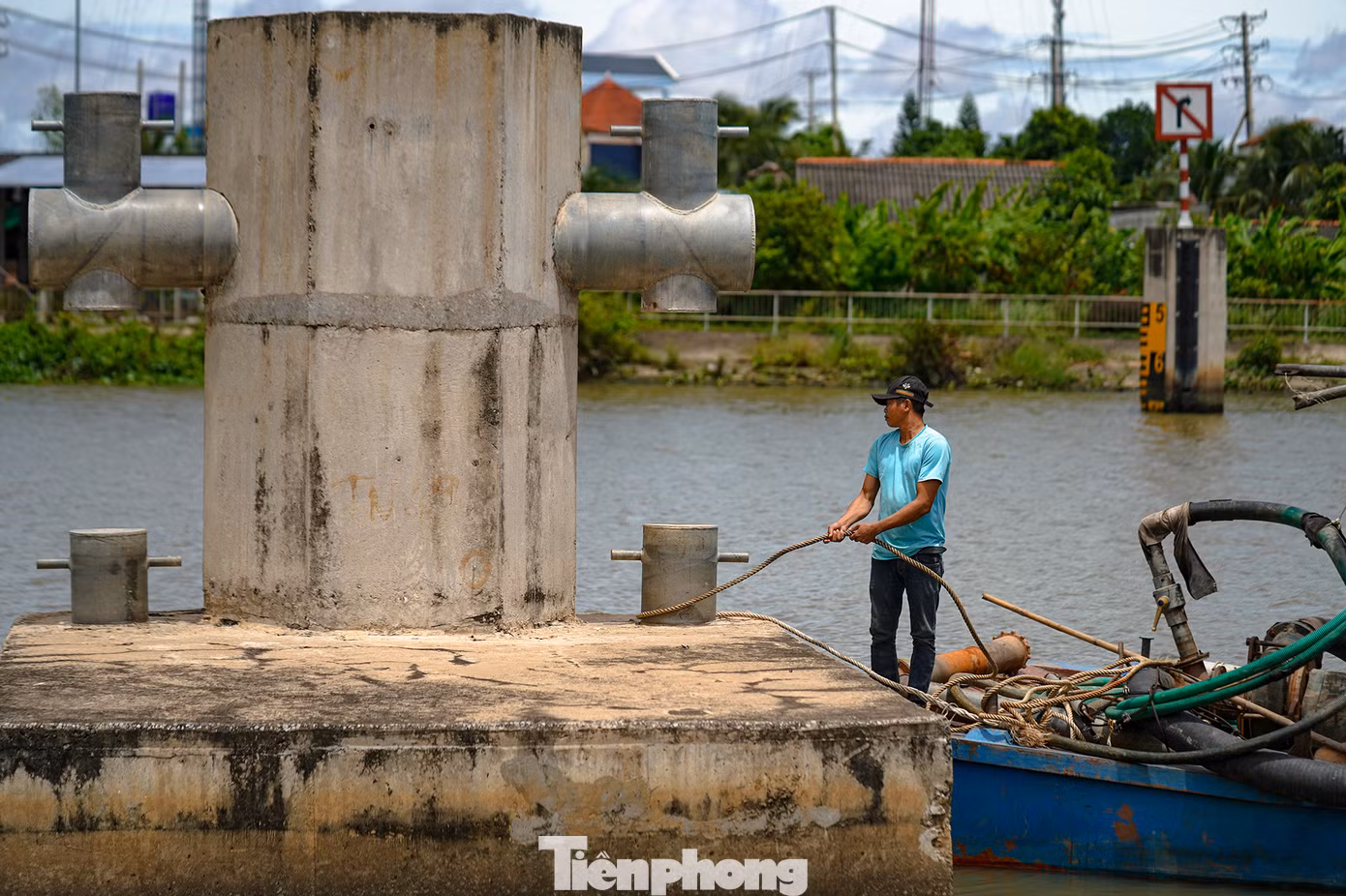Âu tàu Rạch Chanh tại xã Lợi Bình Nhơn, TP.Tân An ngăn mặn hiệu quả Âu tàu Rạch Chanh tại xã Lợi Bình Nhơn, TP.Tân An ngăn mặn hiệu quả