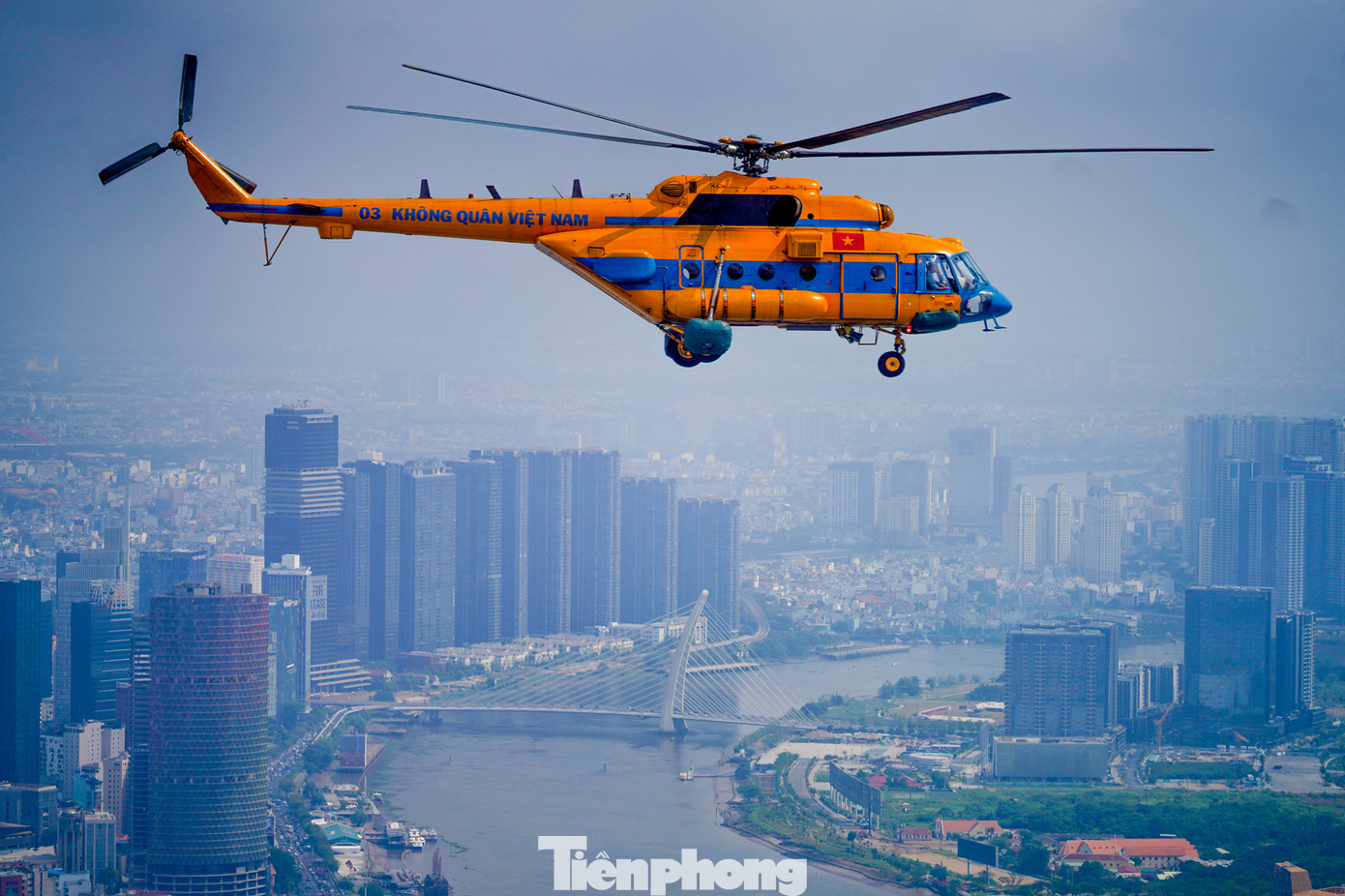 Trước đó, Bộ Quốc phòng đã khảo sát, vẽ bản đồ vùng bay ở khu vực trung tâm thành phố, hiệp đồng với hàng không dân dụng để thống nhất phương án bay, đường bay, đảm bảo an toàn tuyệt đối.