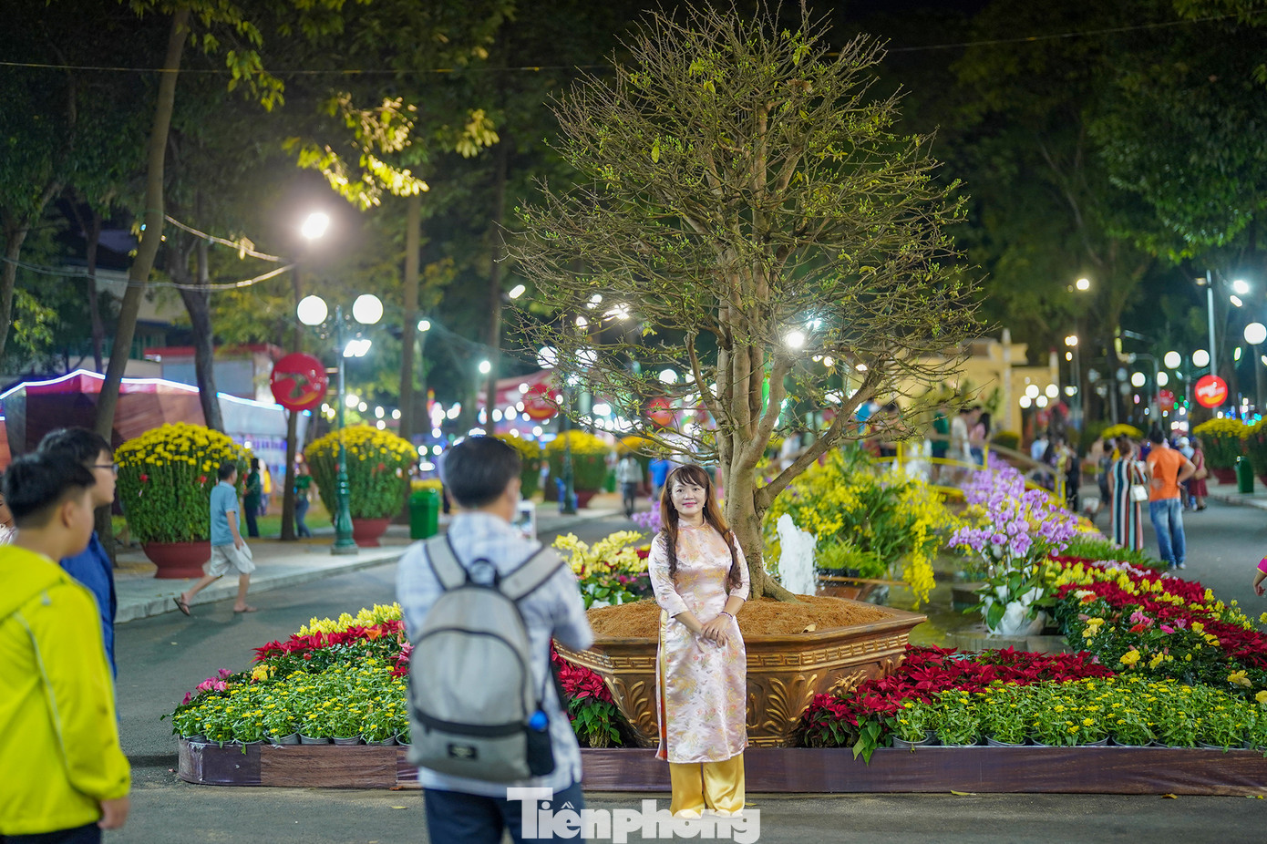 Hội Hoa Xuân của TPHCM năm nay sẽ kéo dài đến hết mùng 6 Tết. Sự kiện do Sở Xây dựng TP, Công ty TNHH MTV Công viên cây xanh TP phối hợp thực hiện.